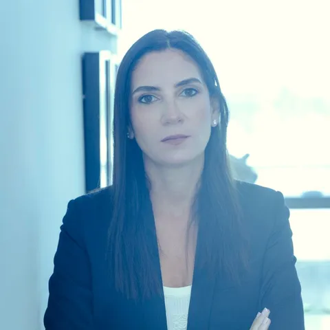 עו"ד דבורה צור, שותפה מייסדת במשרד צור קוטק-איתן
